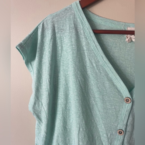 Fantastic Fawn Sea foam/ Teal Button and Front Tie T Shirt Size Medium - Picture 3 of 7